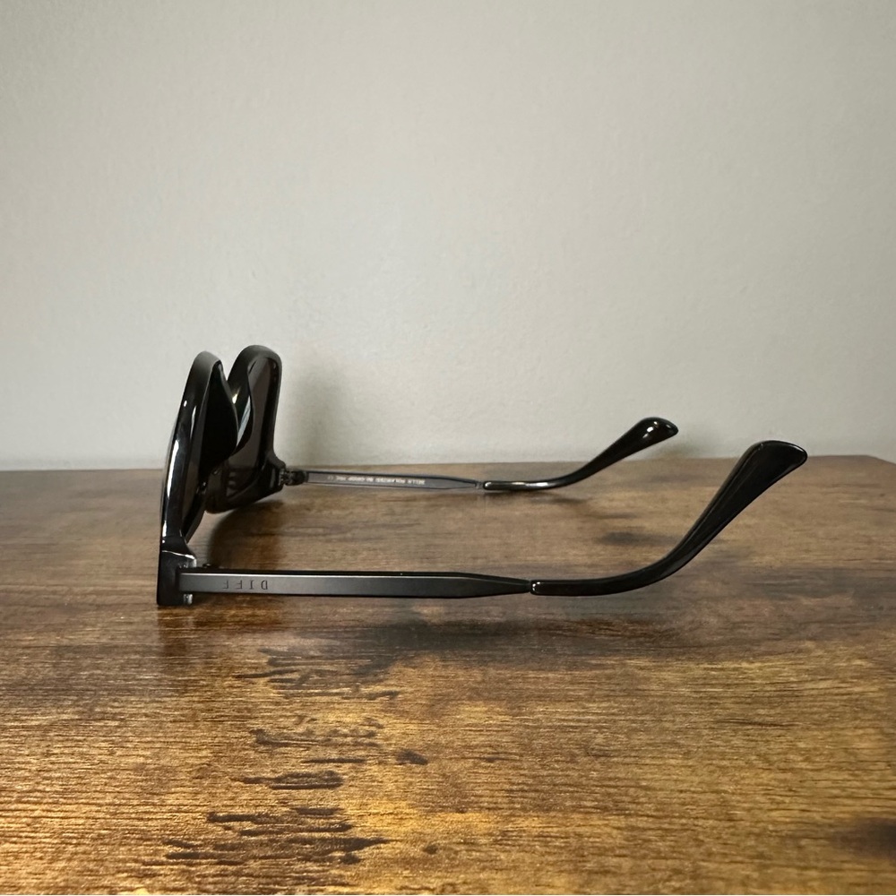 Diff Eyewear Black Sunglasses with Case - Picture 10 of 12